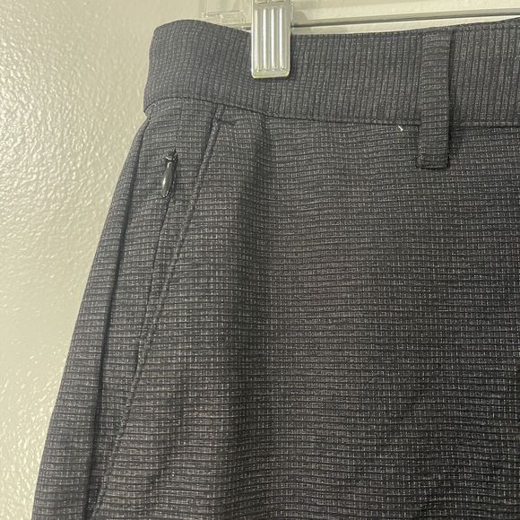 TOMMY BAHAMA Chip Shot IslandZone Shorts Size 32 Black 8-inch Golf Performance - Picture 2 of 9